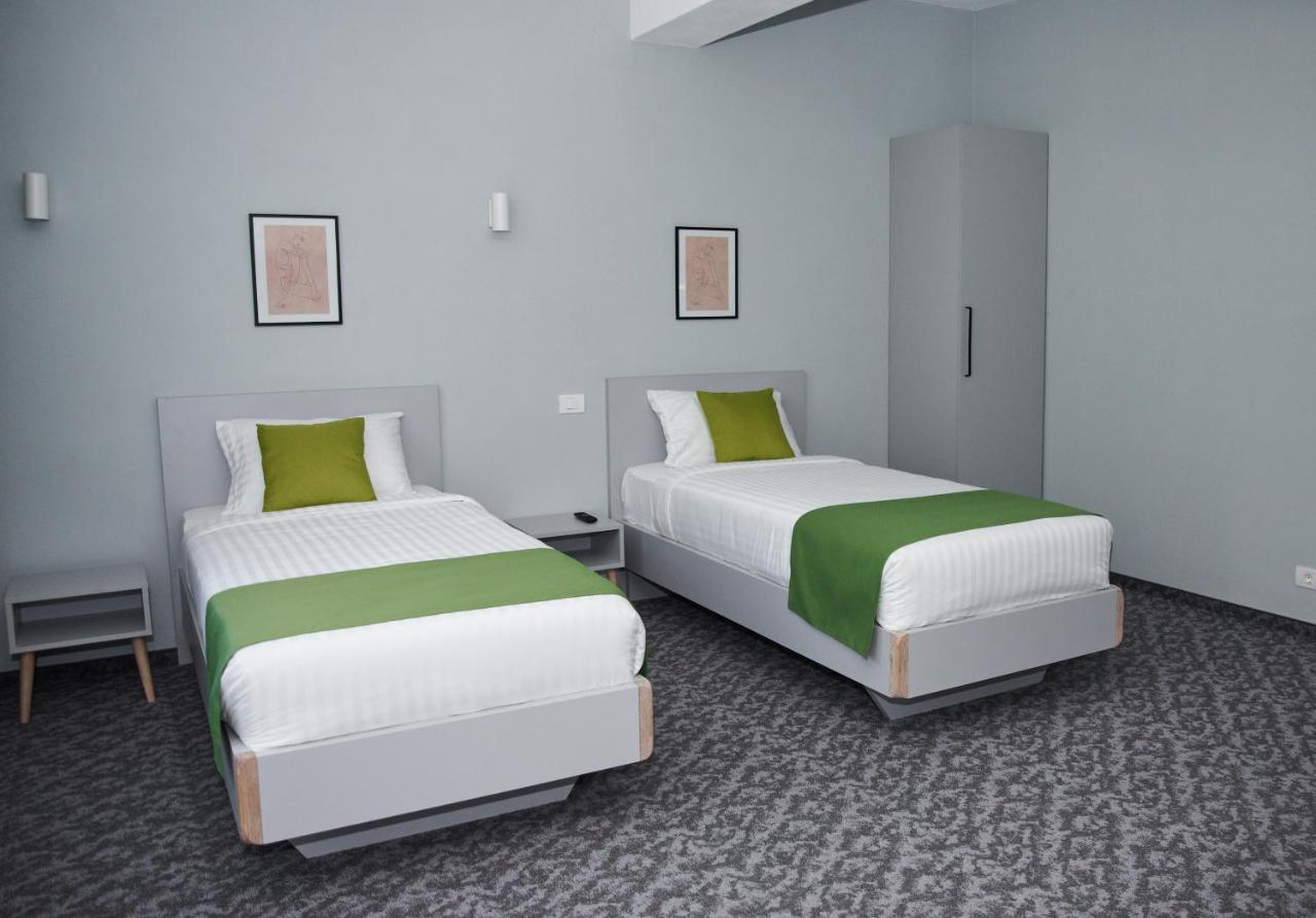 Astra Hotel Calimanesti Luaran gambar