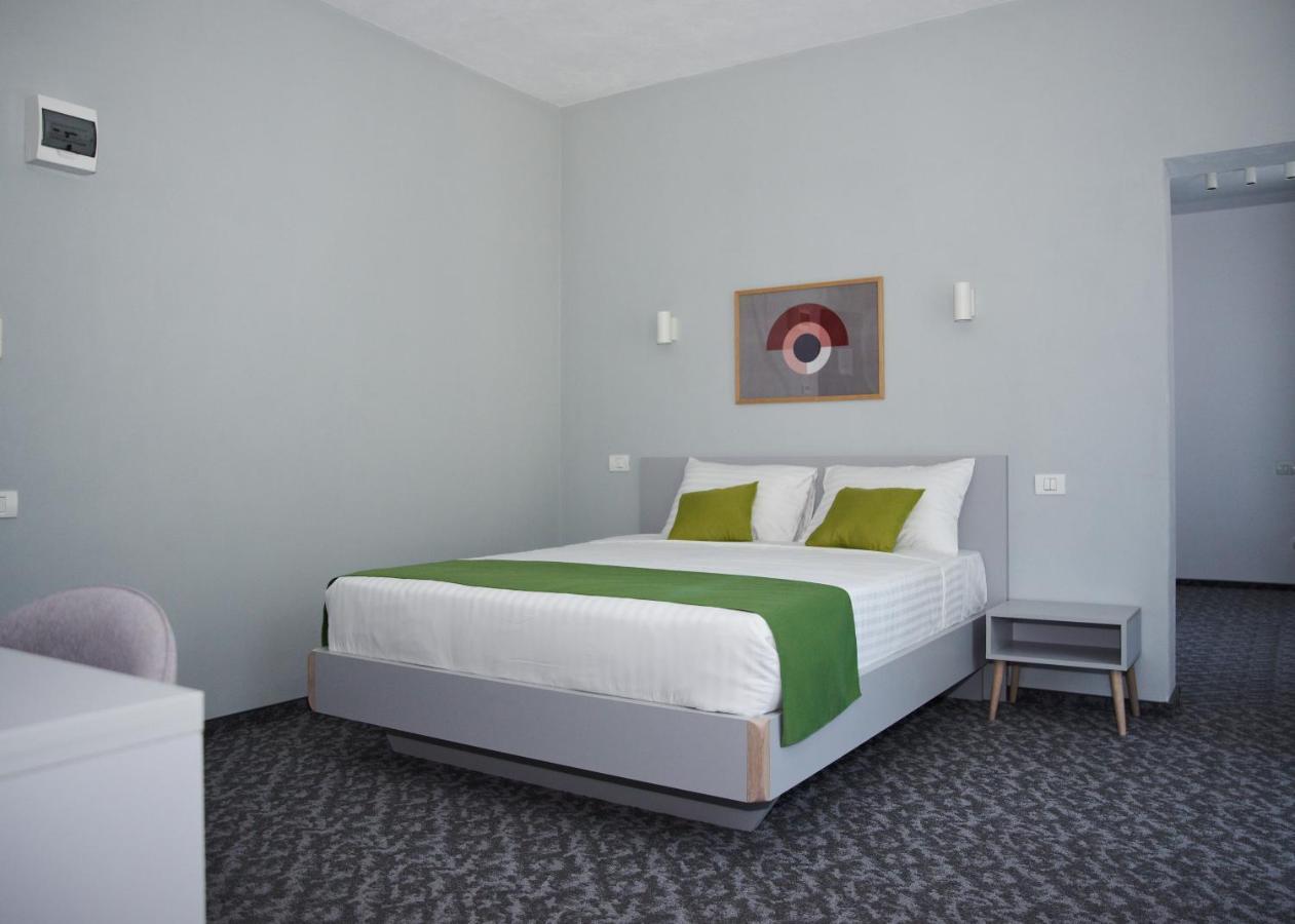 Astra Hotel Calimanesti Luaran gambar